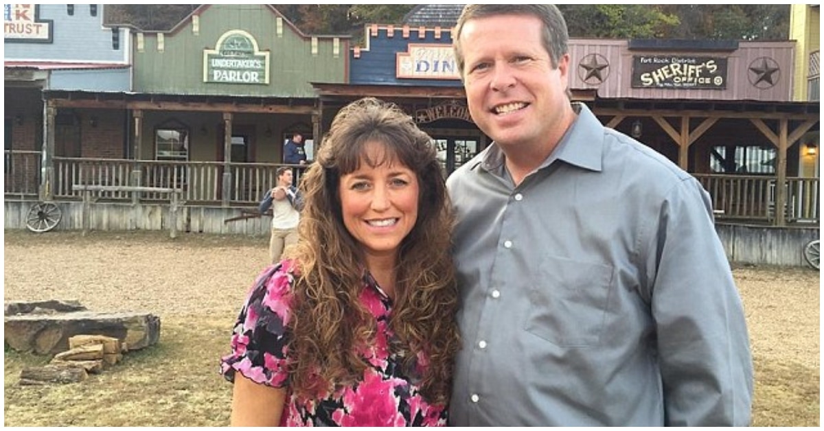 When Faith Collides with Fame: Sharing The Duggar Family Lifestyle